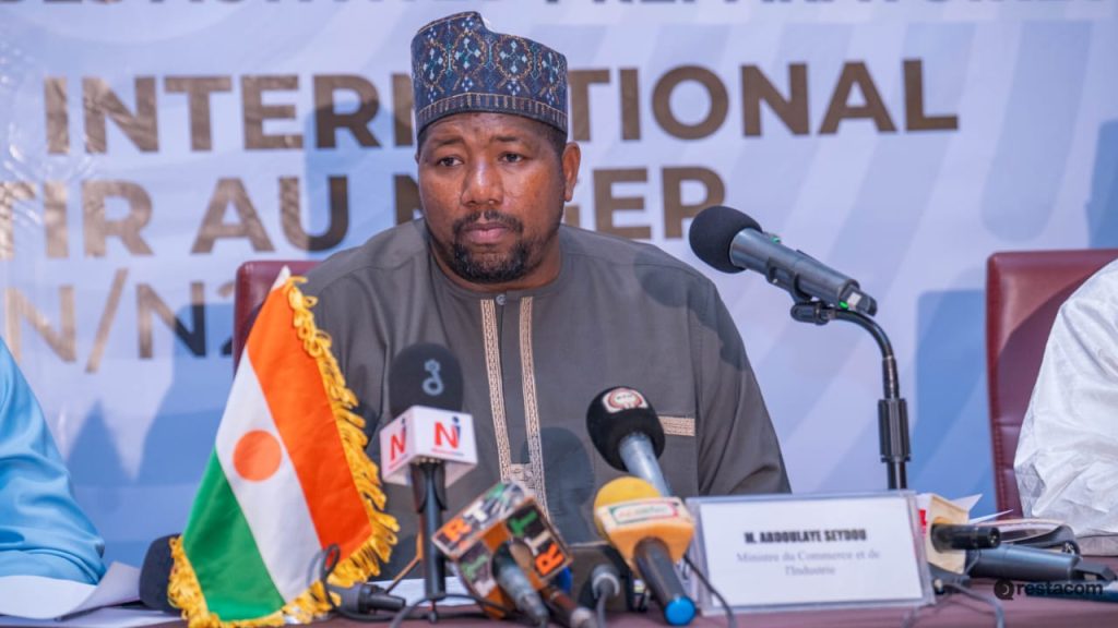M. Abdoulaye Seydou, Ministre du Commerce et de l'Industrie, à la table ronde du 16 octobre 2026